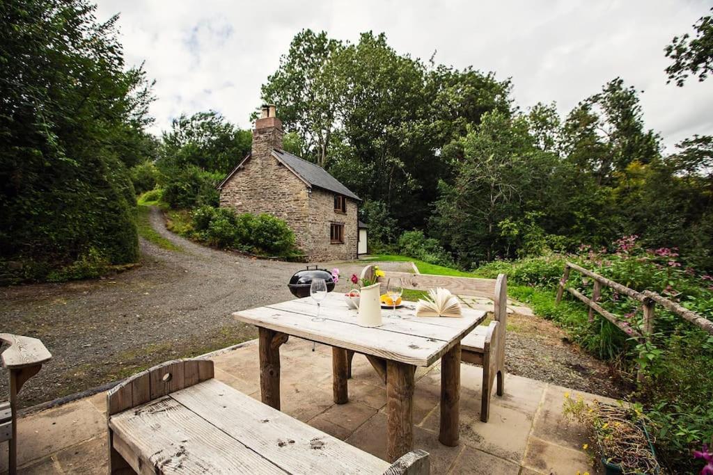 Cabalva Mill Cottage - Very Private And With Views Over The River Wye Clifford Exterior photo